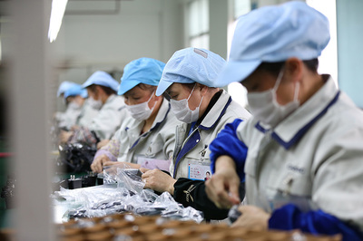贵州丹寨:扶贫工厂复工忙